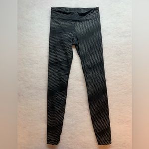 Under Armour Womens Leggings size small black and gray
